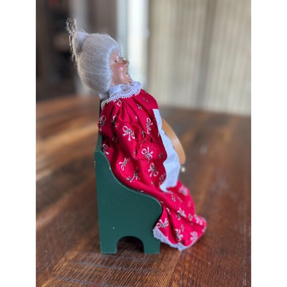 1995 Byers Choice Carolers Figurine Mrs. Claus/Granny Red Dress White Apron Gree - Picture 4 of 9